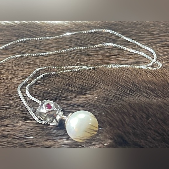 Elle 925 Sterling Silver Pearl and Ruby Accent Pendent W Box Chain 925 Necklace - Picture 7 of 12